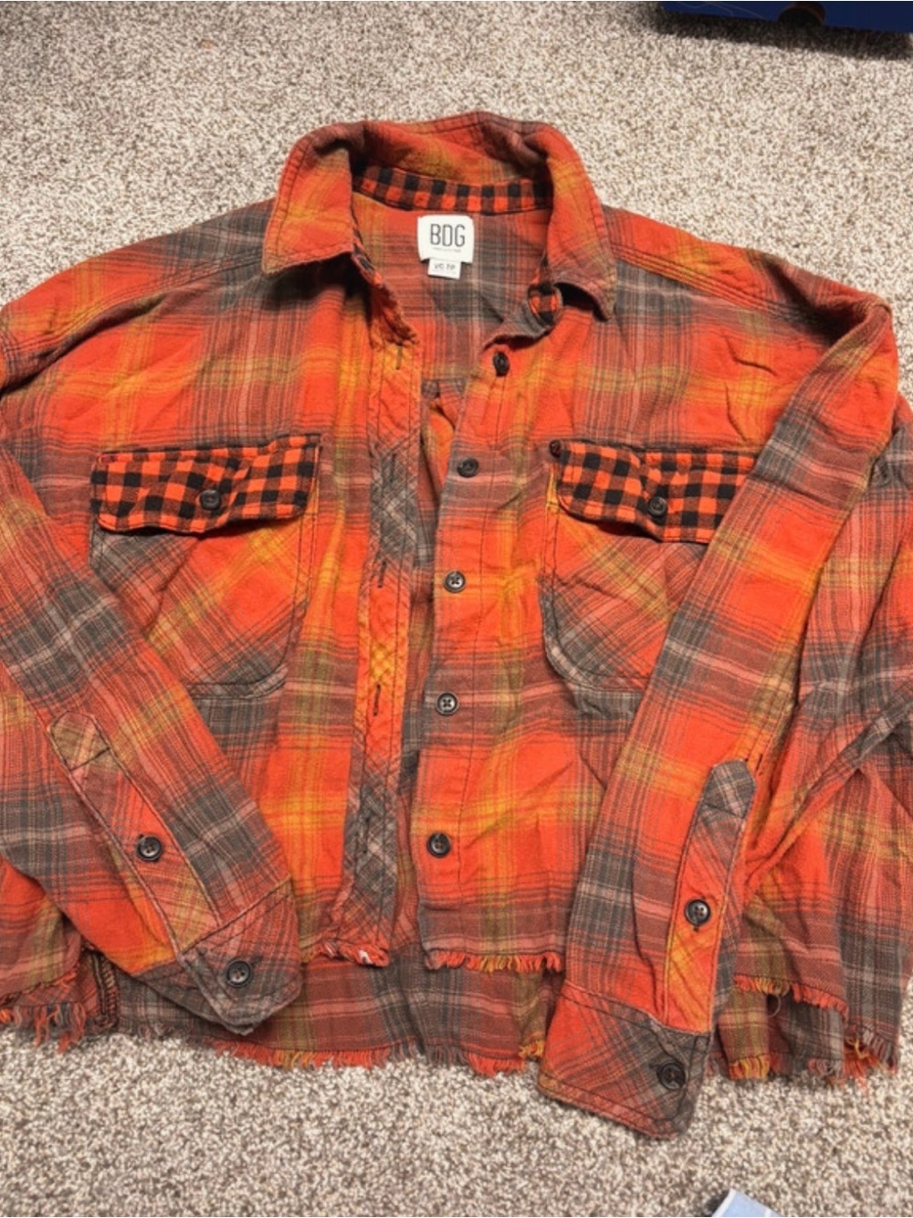 Urban outfitters cropped fall flannel size xs, could also fit size small